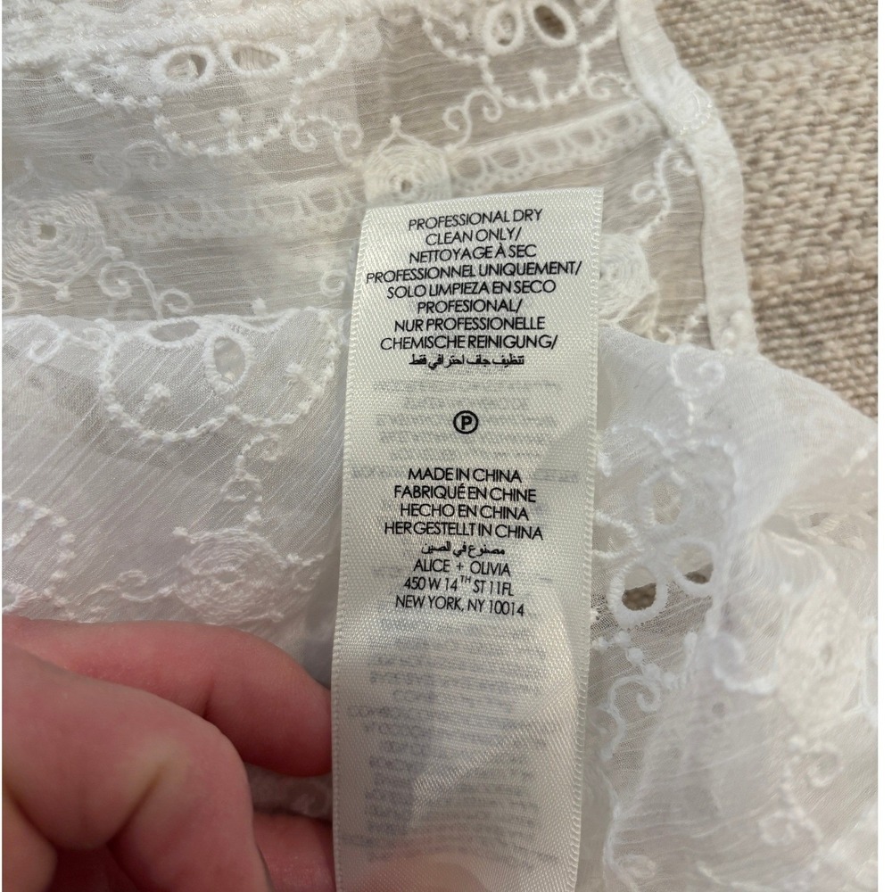 Alice + Olivia Norah White Lace Eyelet Blouse Balloon Sleeves Cottagecore Size M - Picture 9 of 9